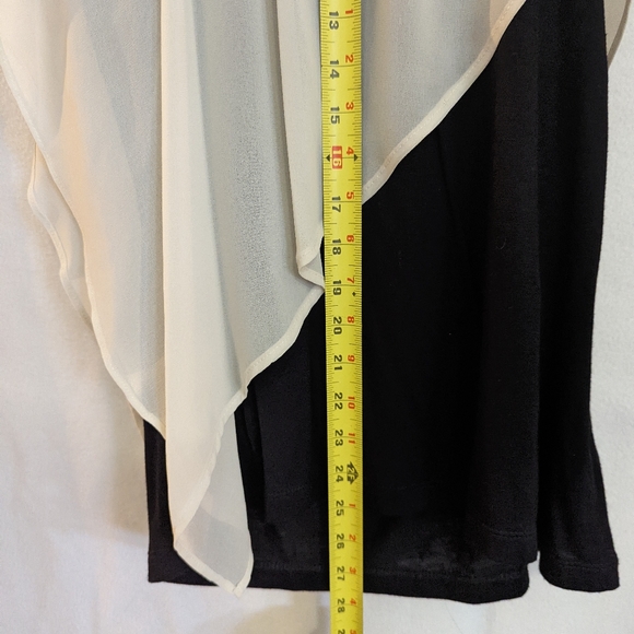 Woman's blouse - Picture 3 of 4